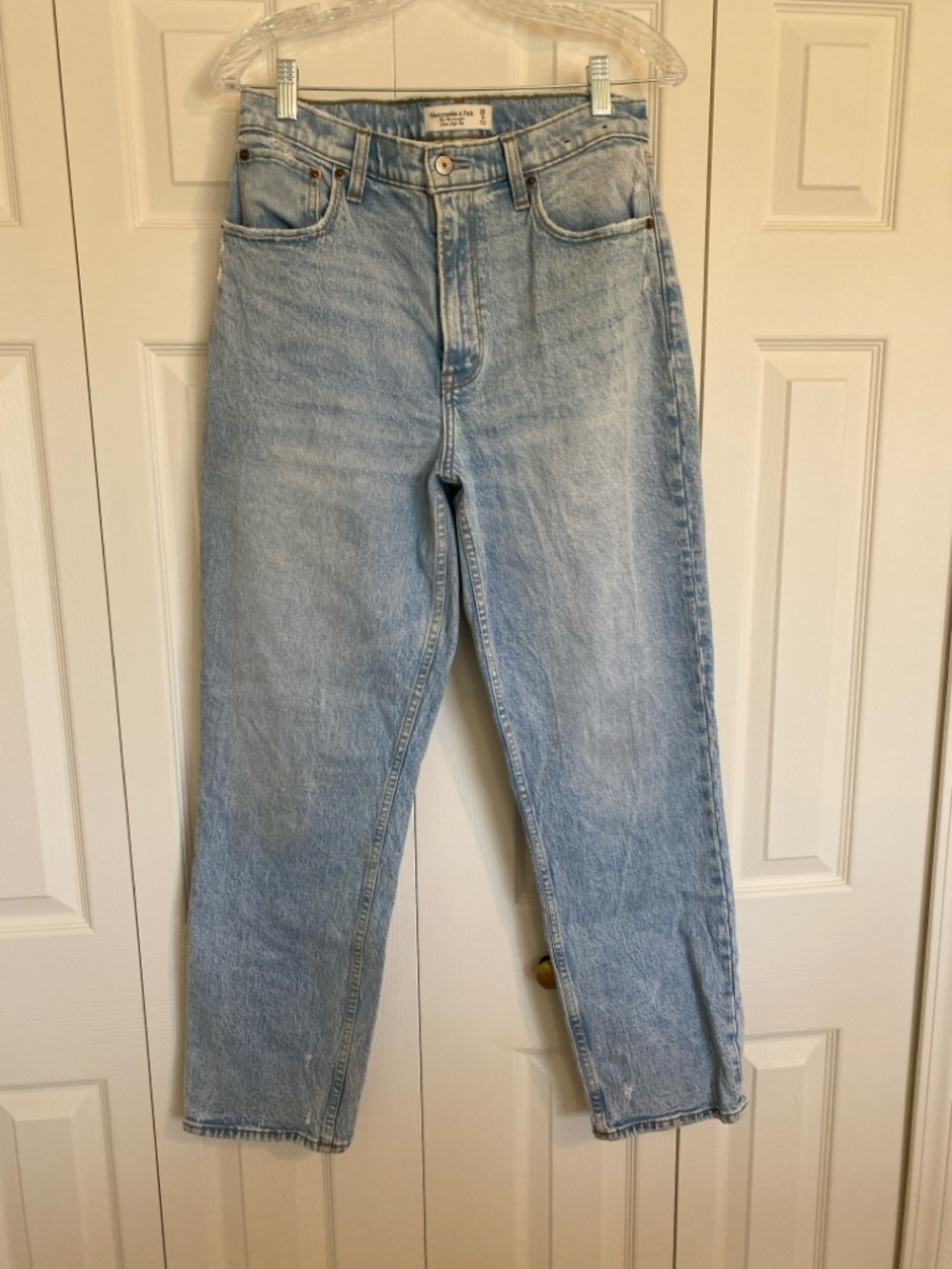 Abercrombie & Fitch Light Blue The ‘90s Straight Leg High-Rise Jeans